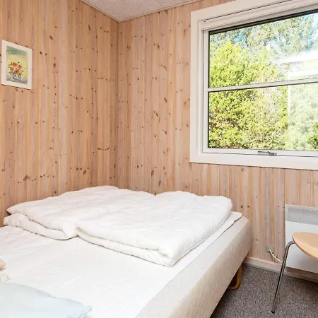 6 Person Holiday In R M